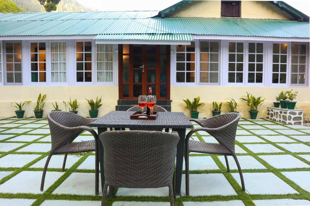 Vikram Vintage Inn — photo 5