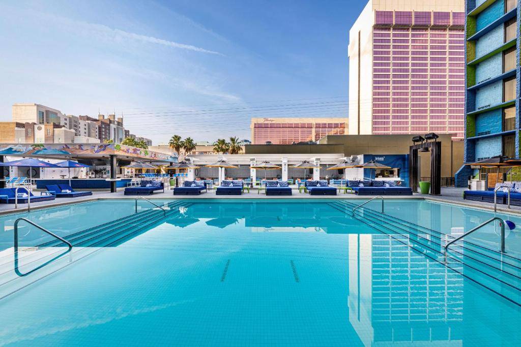 The LINQ - A Caesars Rewards Destination — photo 4
