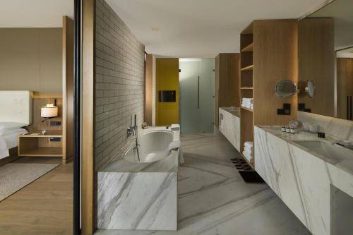 Andaz Delhi, by Hyatt — photo 3